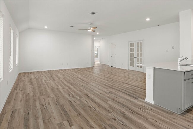Building Photo - 7602 Angels Lndg Ln