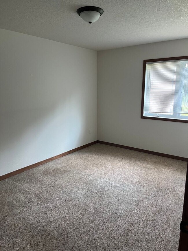 Building Photo - Pleasant Pine Acres
