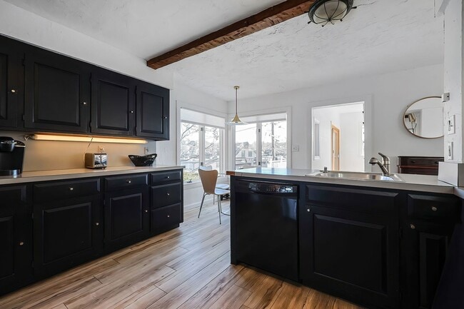 Building Photo - WINTER RENTAL: Painters Perch on Rocky Neck