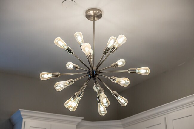 Building Photo - 1023 Franklin St