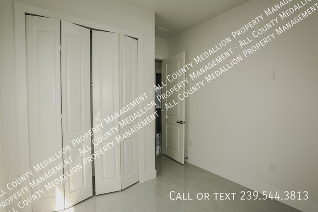 Building Photo - 141 Harold Ave S