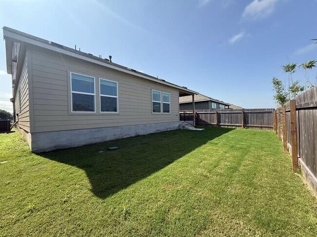 Building Photo - 10500 Steinbeck Dr