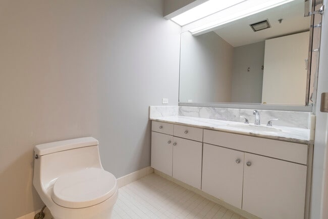 Building Photo - 680 N Lake Shore Dr