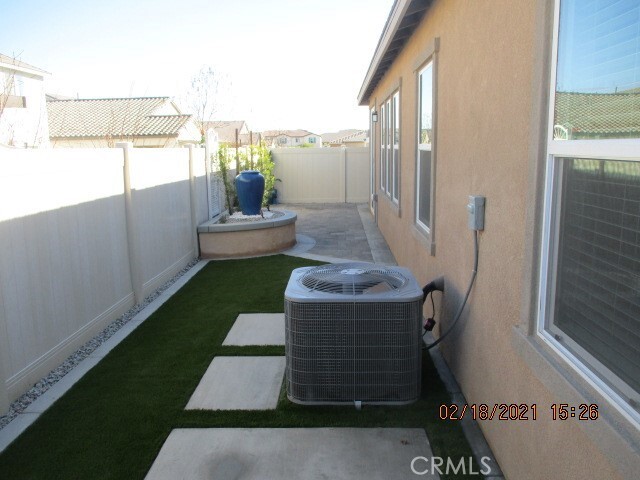 Building Photo - 34578 Running Canyon Dr