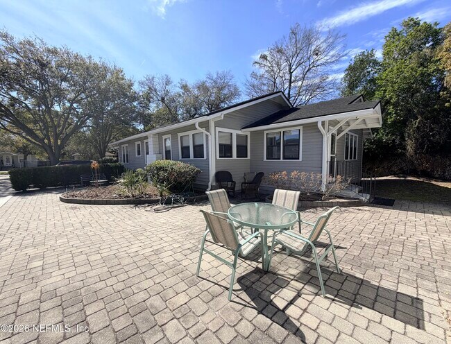 Building Photo - 2333 Gilmore St