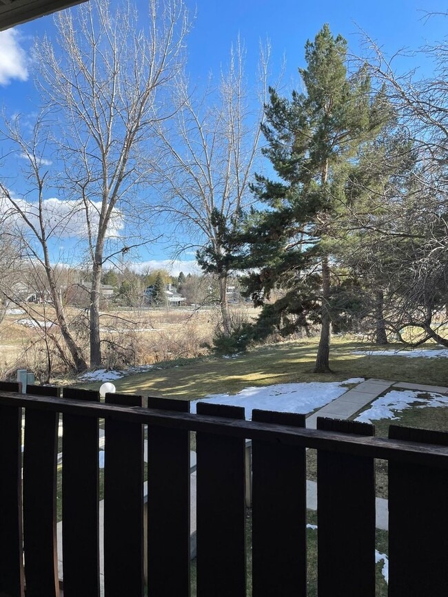 Building Photo - Prelease - 2bd/1.5ba Laminate flooring - Avail. July 2026