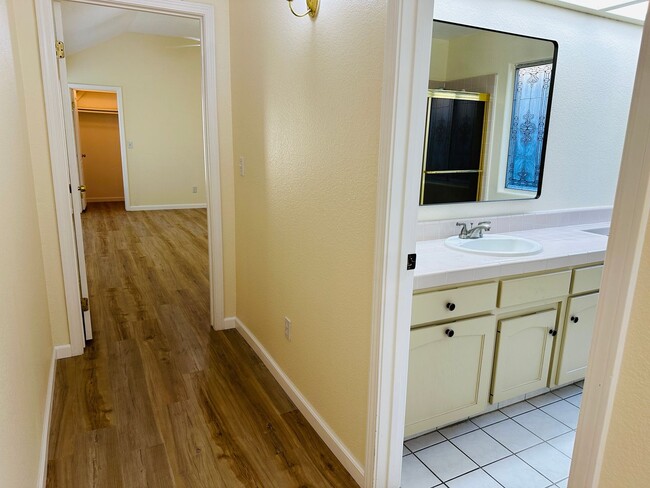 Building Photo - $2,450 - Maple & Teague - 3 Bed 2 Bath, Meridian Ave. Fresno