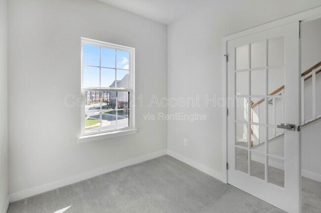 Building Photo - 14024 Sunrise Valley Dr