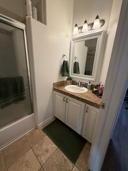 Building Photo - 70 N Main St