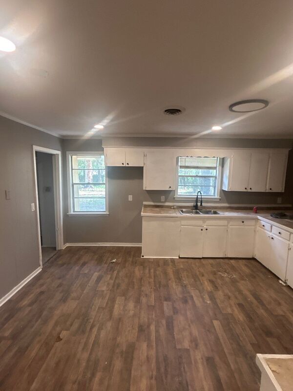 Building Photo - 1114 Garden Park Dr