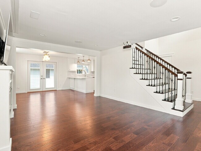 Building Photo - 4 Bedroom PLUS Above Garage Bonus Room in Bothell! Air Conditioned!