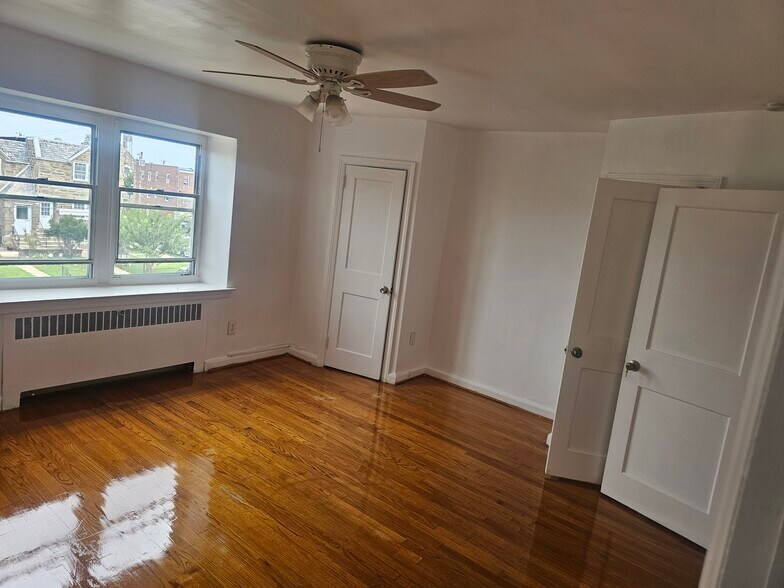 Master bedroom - 1268 Stirling St