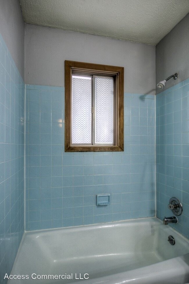 Building Photo - 2520-2528 S 60th St