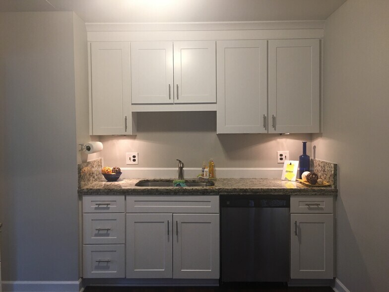 Kitchen 3 - 1210 Fox Run Dr