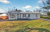 Building Photo - 508 NE Avondale Ave