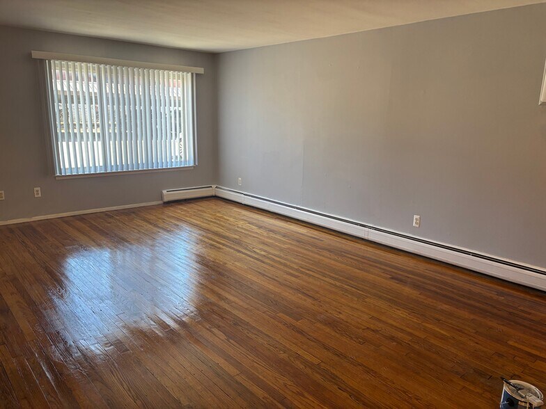 Building Photo - 1450 Ann Arbor Rd