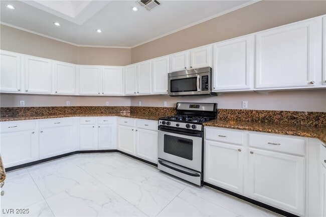 Building Photo - 8516 Summer Vista Ave