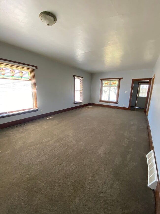Building Photo - 3 Bed 1 Bath House