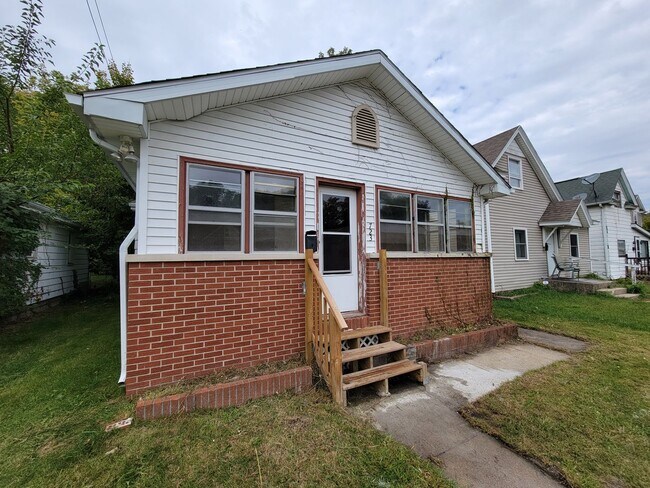 Primary Photo - 723 N Frances St