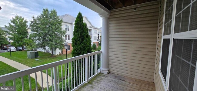 Building Photo - 42496 Mayflower Terrace