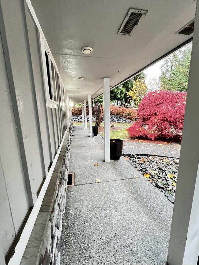 Building Photo - Secluded Puyallup Home with Full 2-Bedroom ADU and Panoramic City Views