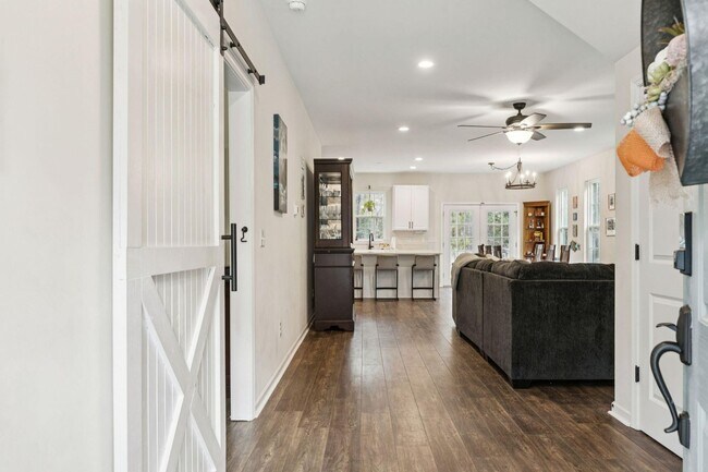 Building Photo - 4 Bedroom, 2.5 Bathroom Home in The Refuge at Ravenel - Ravenel