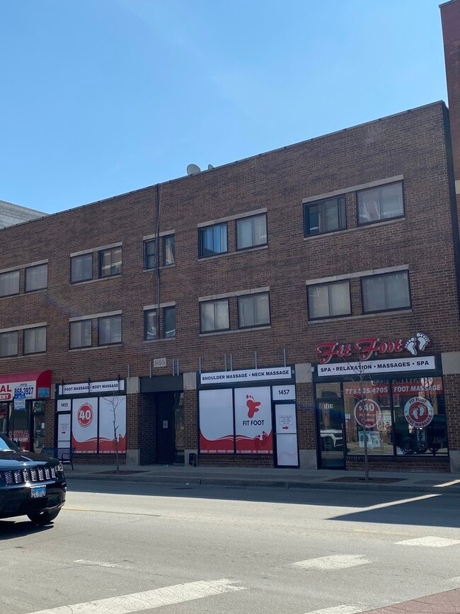Building Photo - 1455 W Fullerton Ave