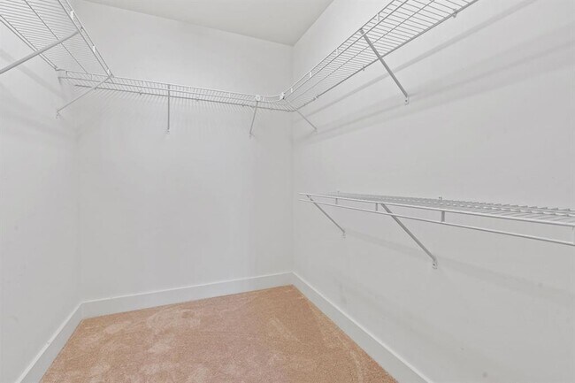 Building Photo - 210 Lee Barton Dr