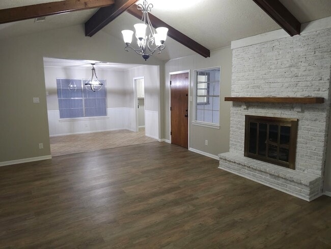 Building Photo - 3008 Tipps Dr