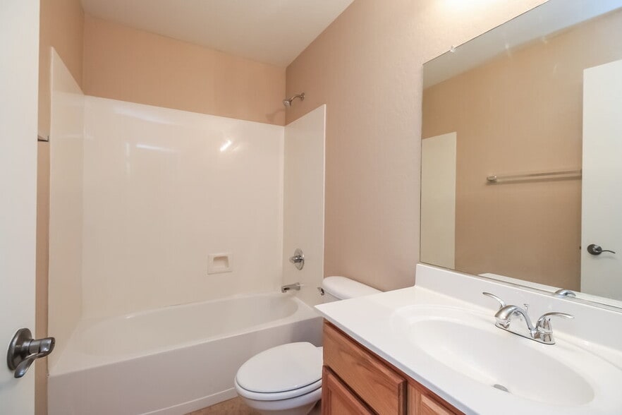 Building Photo - 39670 N Kristy Ln