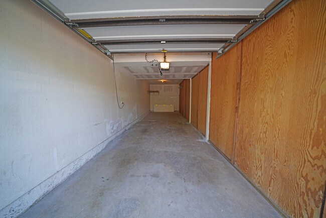 Building Photo - 28015 Sarabande Ln