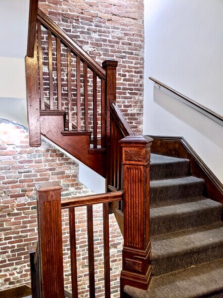 Building Photo - 616 Columbus Ave