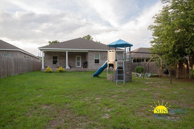 Building Photo - Stunning 3 Bedroom Home in Navarre near Highway 98!