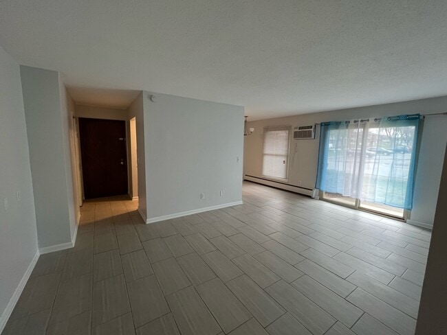 Building Photo - 941 11th Ave S