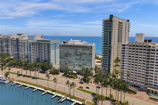 Building Photo - 5055 Collins Ave
