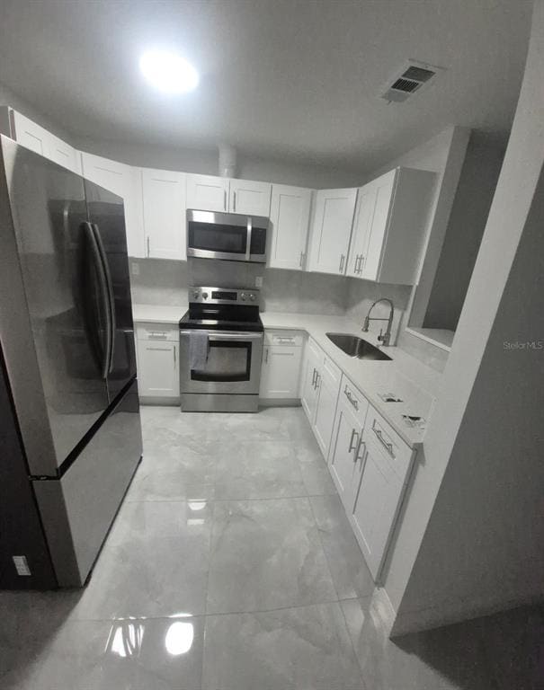 Building Photo - 7128 Oakwood Dr