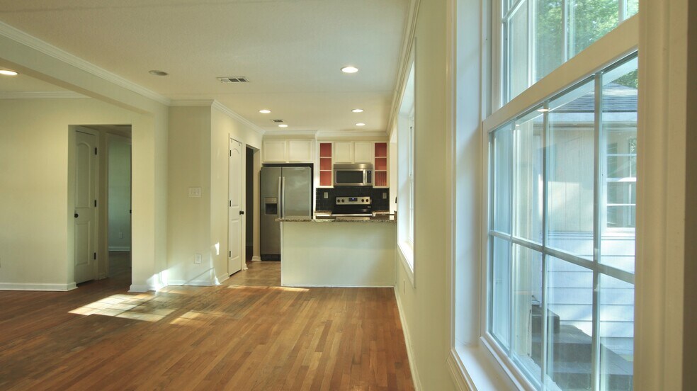 Building Photo - 1554 Geraldine Dr