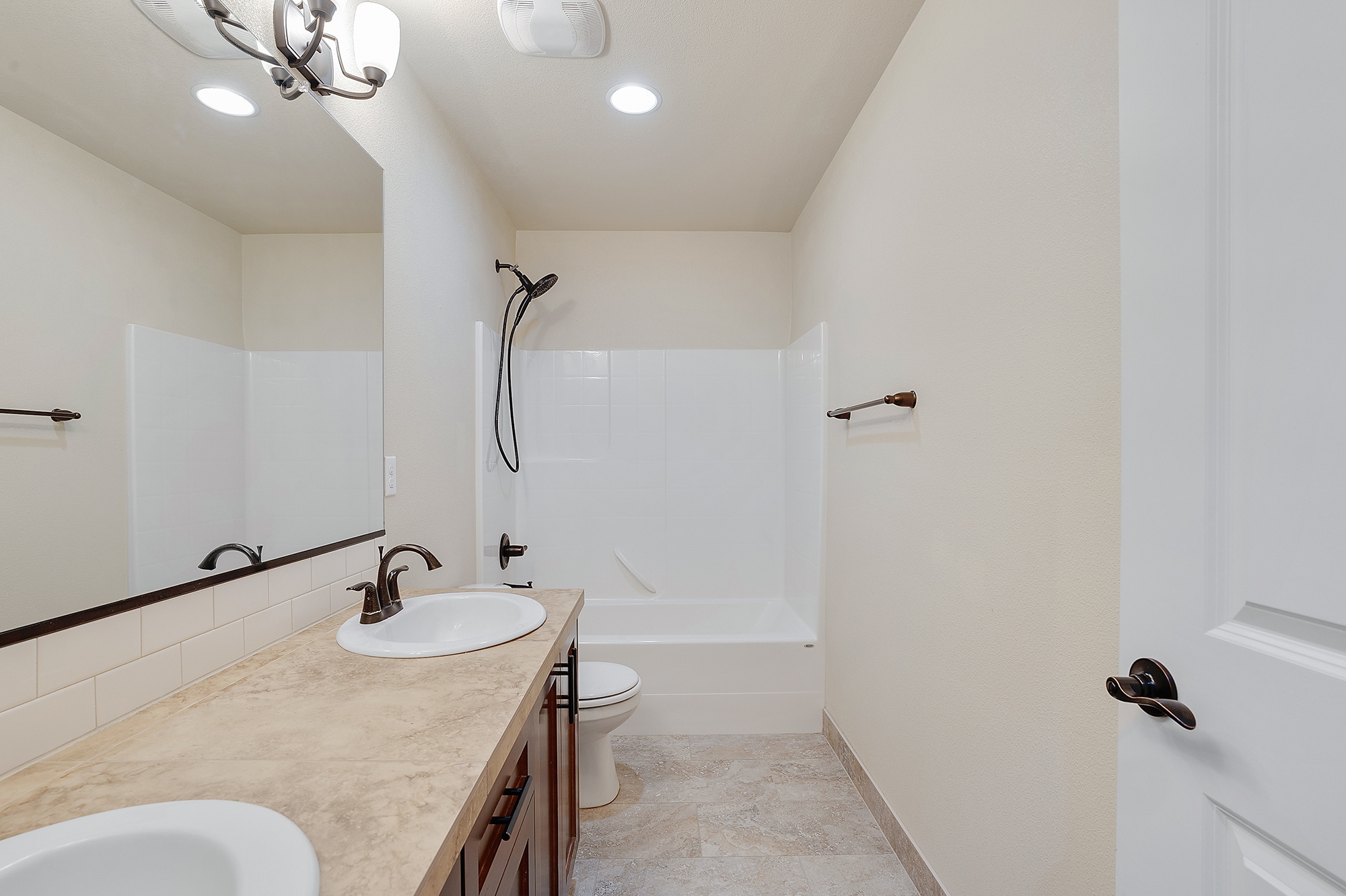 Building Photo - 28616 Greenway Dr