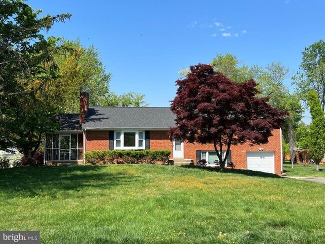 Building Photo - 4616 Willow Run Dr