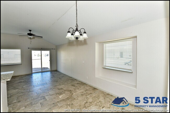 Building Photo - 14945 Tierra Escape Ave