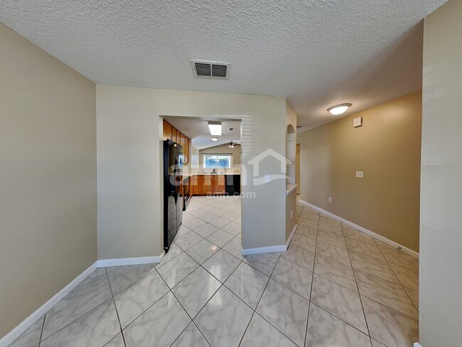 Building Photo - 9422 Daniels Mill Dr