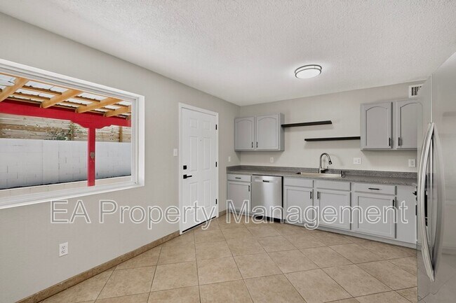 Building Photo - 5748 Pinon Flats Rd NW