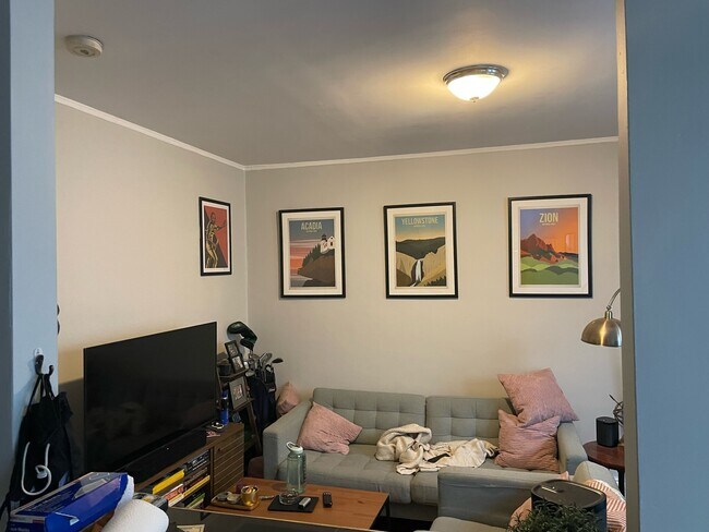 Building Photo - 110 Brainerd Rd