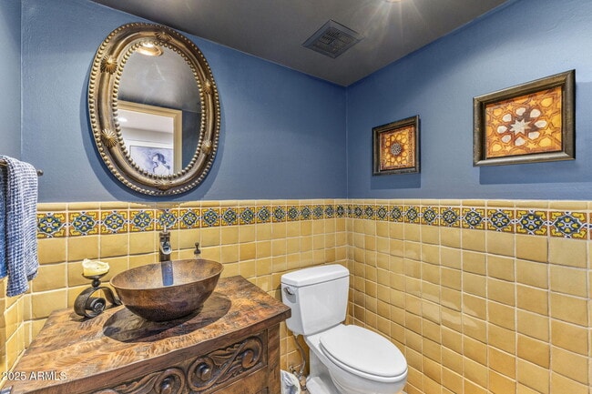 Building Photo - 7620 E Vía Del Placito