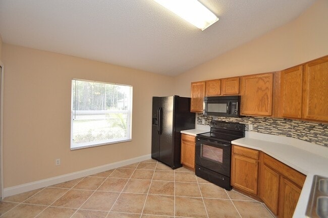 Building Photo - 5 Richfield Ln