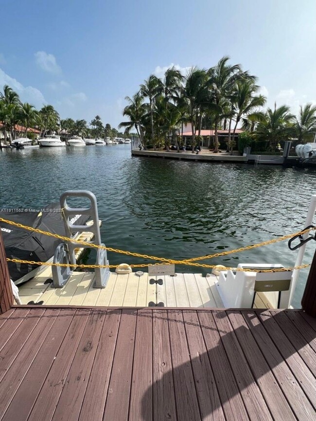 Building Photo - 2430 NE 135th St