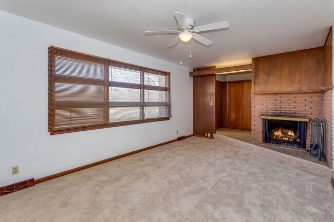 Building Photo - 4339 S Meridian Ave