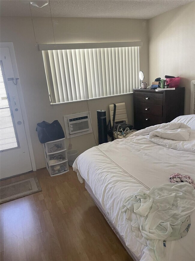 Building Photo - 815 Ter