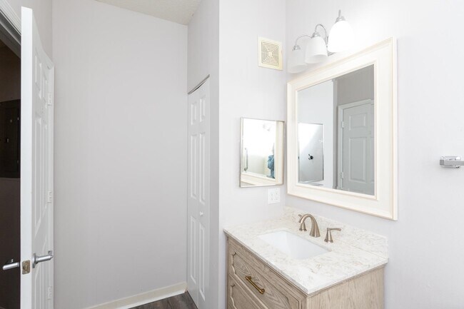 Building Photo - 24100 Harbour Vista Cir
