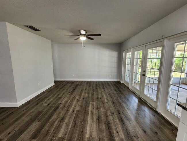 Building Photo - 606 Woodhill Ct